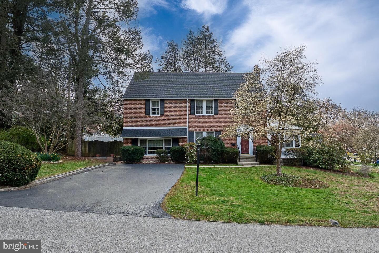 Property Photo: 802 Pleasant Hill Road PA 19086