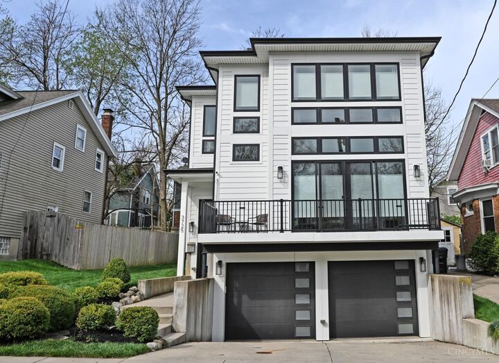 Property Photo: 3725 Maple Park Avenue OH 45209
