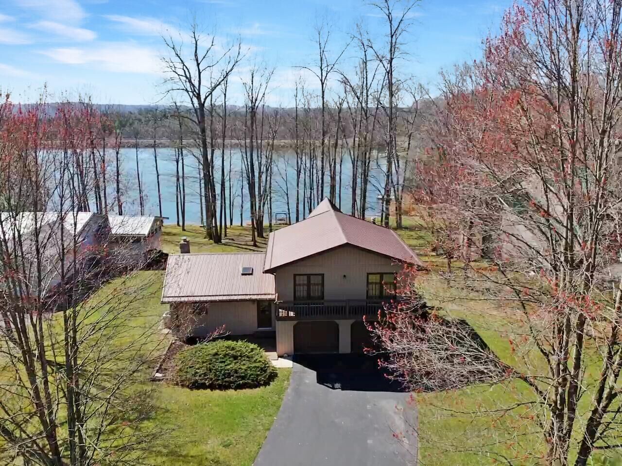 Property Photo: 20 Crystal Cove Ct PA 15801