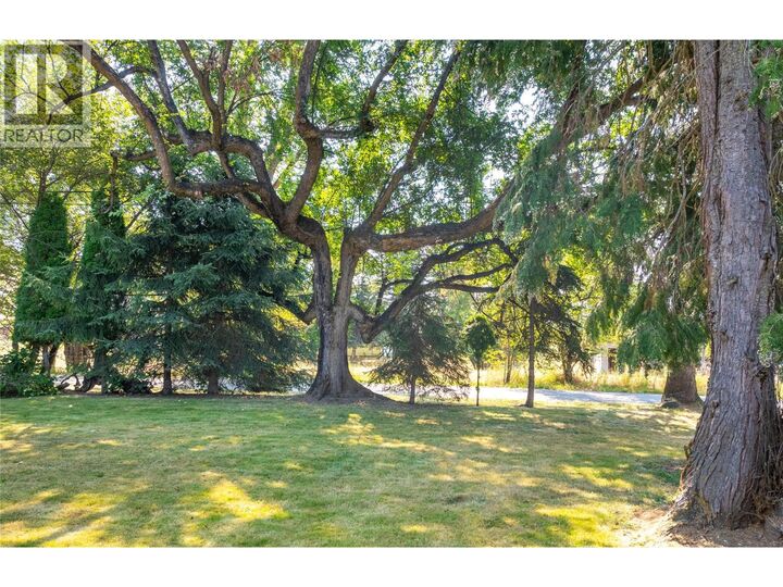 Property Photo: 4580 44th Street BC V0B 1C1