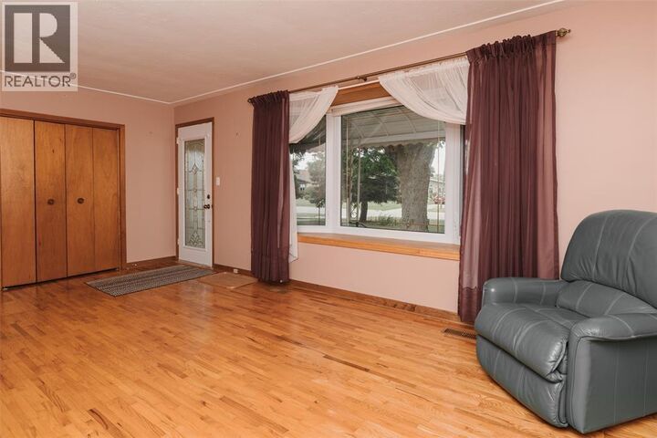 Property Photo: 28 Highland Drive ON N8A 2K4