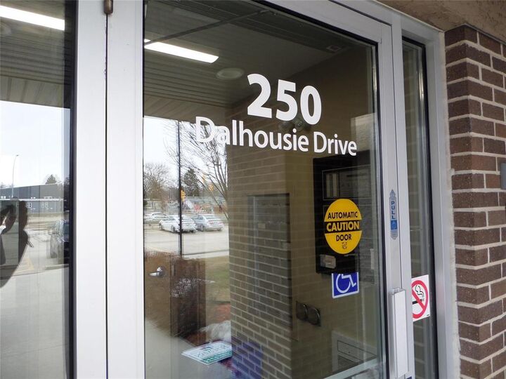 Photo de la propriété:  250 Dalhousie Drive  MB R3T 2Z1 