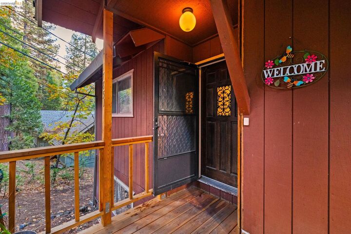 Property Photo:  17851 Robin Rd  CA 95383 