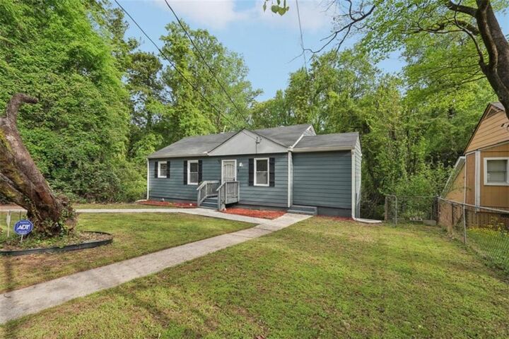 Property Photo: 172 Meador Way SE GA 30315