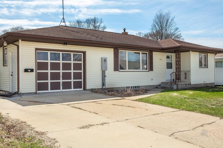 Property Photo:  235 E Franklin Street  IA 50622 