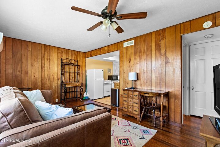 Property Photo: 111 Vienna Rd TN 37830