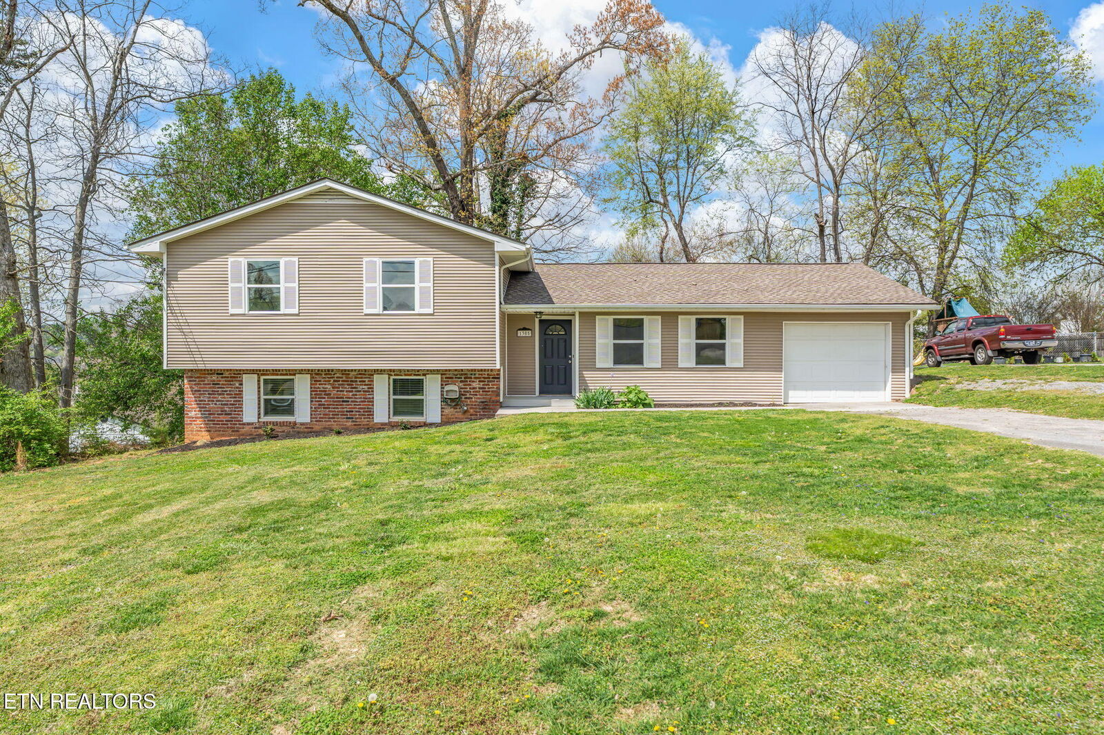 Property Photo:  1305 Chipwood Rd  TN 37932 