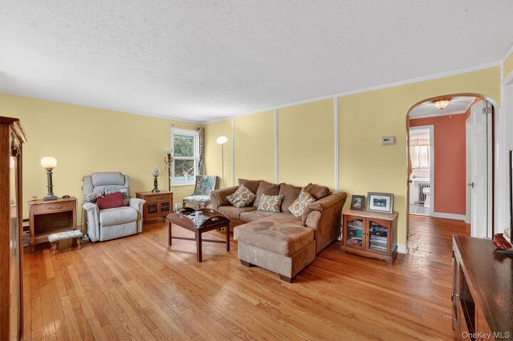 Property Photo:  173 Hunter Avenue  NY 10704 