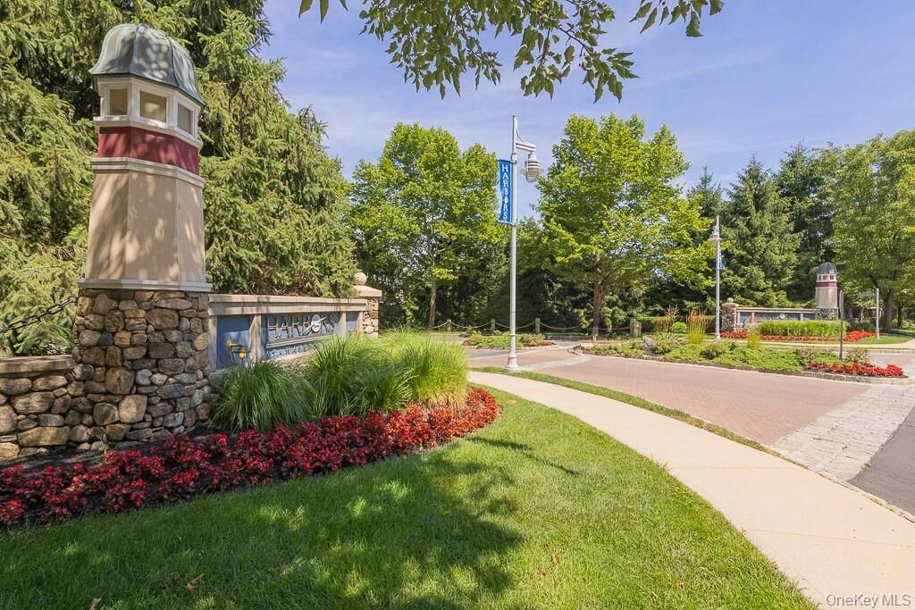 Property Photo:  1321 Round Pointe Drive  NY 10927 