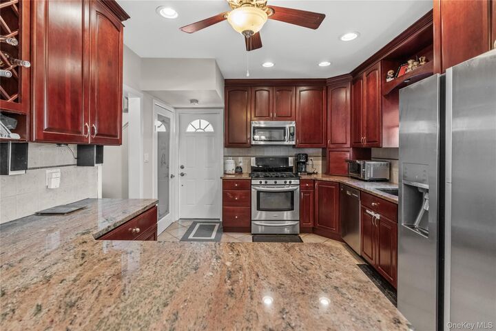 Property Photo:  35 Lispenard Avenue  NY 10801 