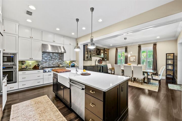 Property Photo:  3211 W Bay Villa Avenue  FL 33611 