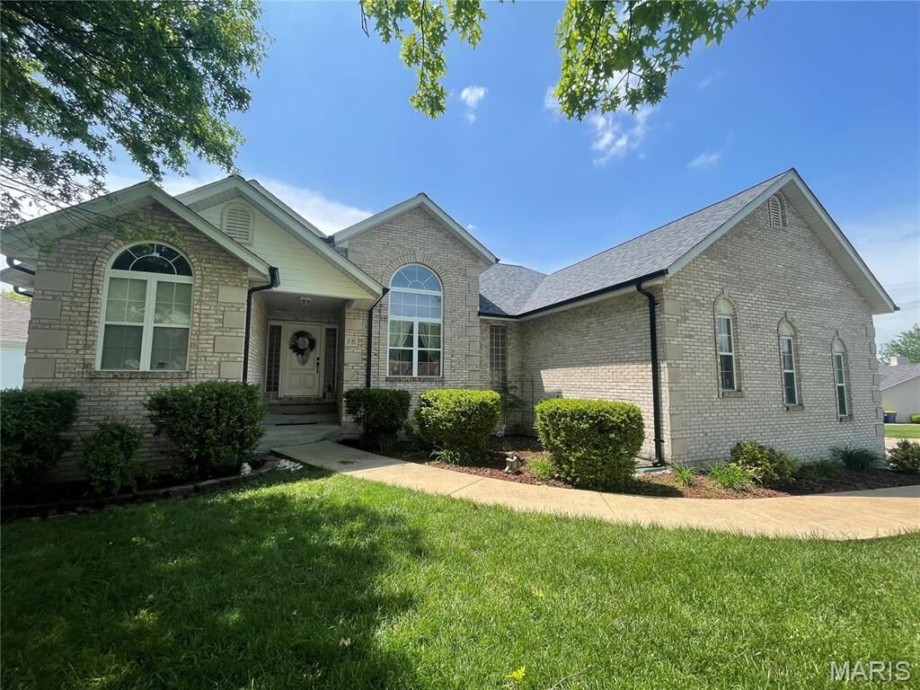 Property Photo:  18 Ashford Place  MO 63028 