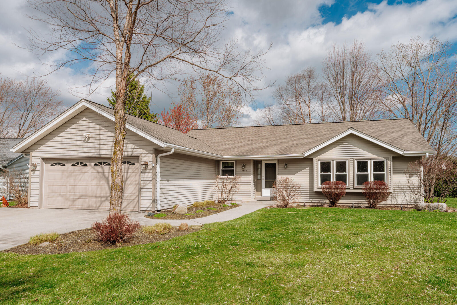 Property Photo:  10500 S Jessica Dr  WI 53154 
