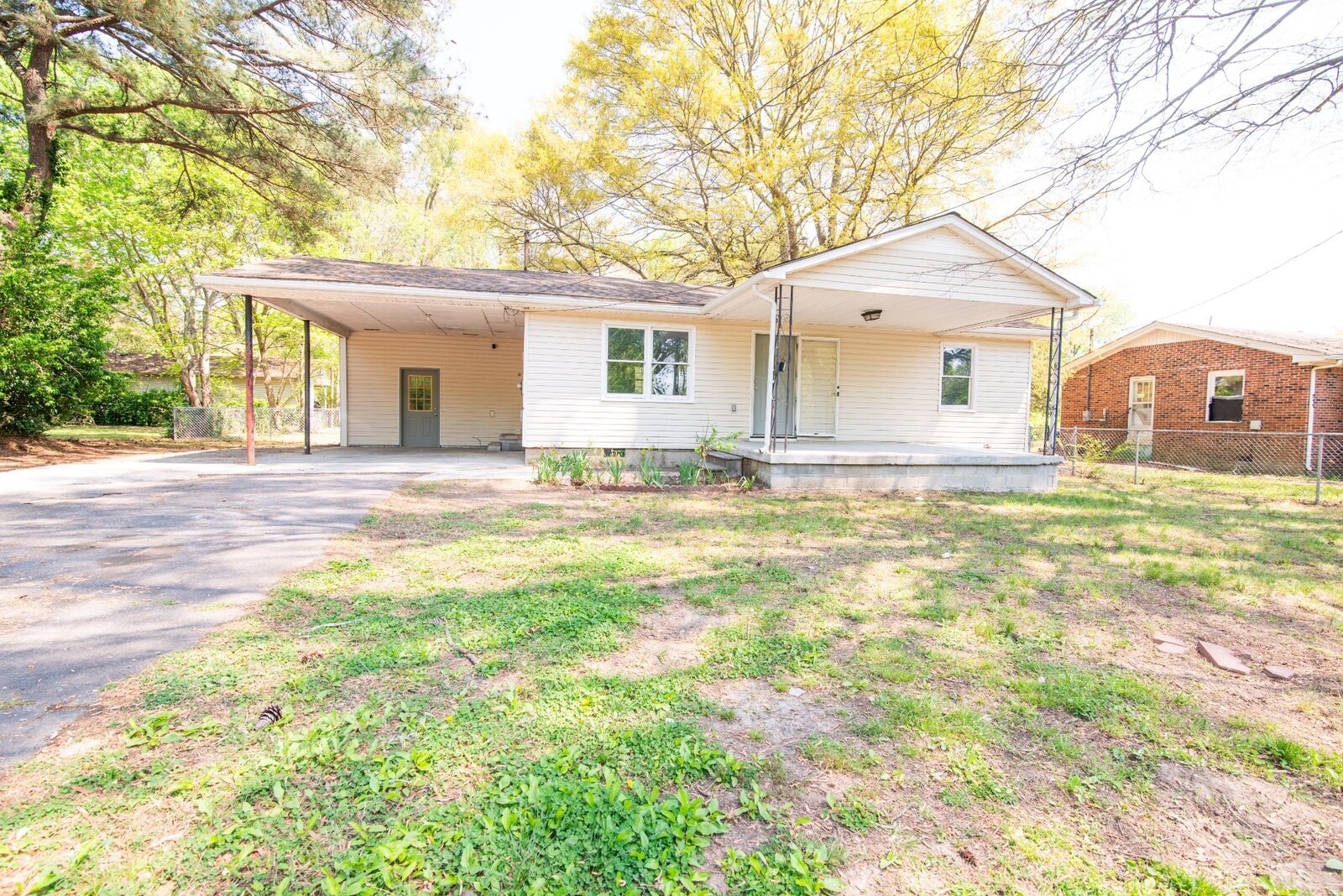 Property Photo:  209 Gentry St  TN 37388 