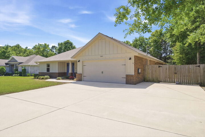 Property Photo:  7285 Mossy Oaks Drive  FL 32566 