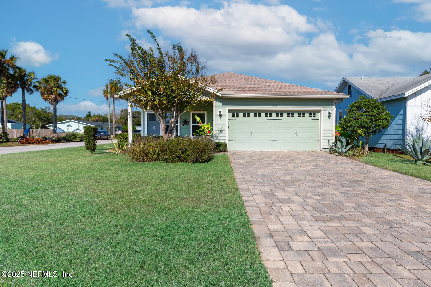 Property Photo:  305 N 9th Street  FL 32250 