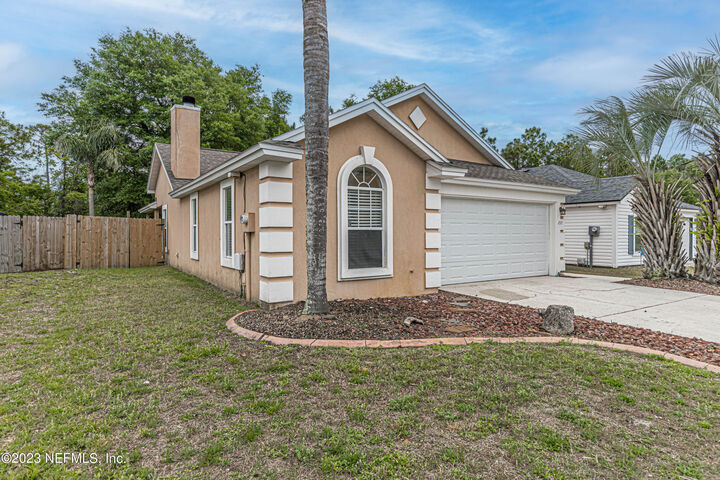 Property Photo:  257 Sondra Cove Trail E  FL 32225 