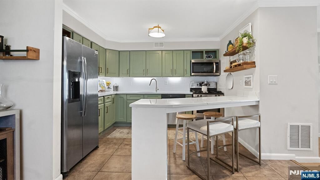 Property Photo:  42 Triumph Court A  NJ 07073 