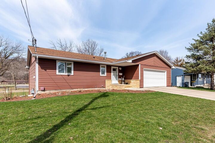 Property Photo:  917 Sherman Street  MN 56003 