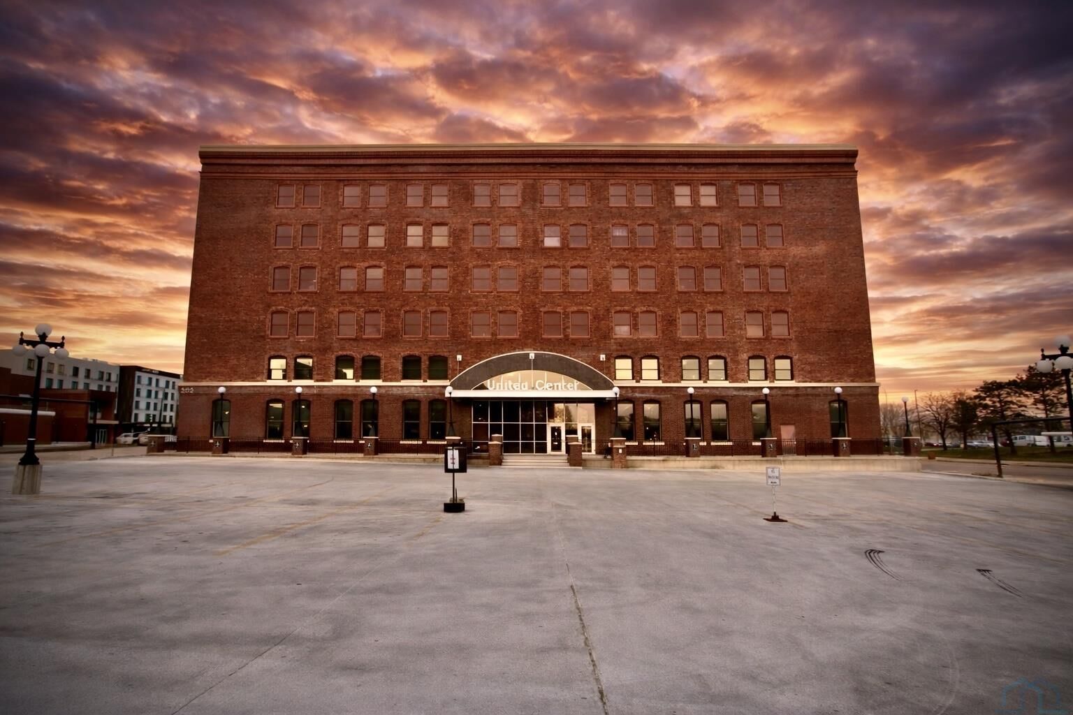 Property Photo:  302 Jones St 610  IA 51101 