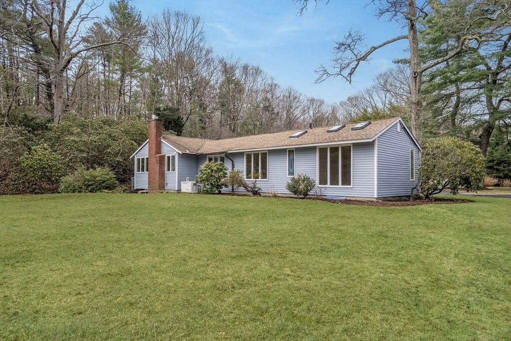 Property Photo:  7 Walker Road  MA 01944 