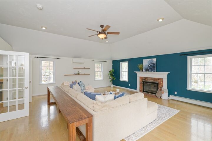 Property Photo:  164 Wachusett St  MA 01520 