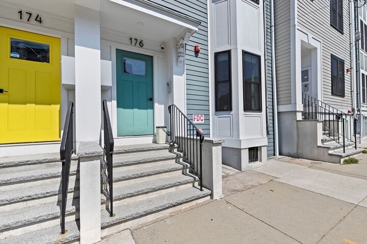 Property Photo:  176 W 7th St 1  MA 02127 