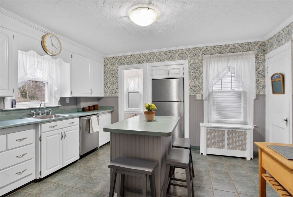 Property Photo:  51 Brantwood Rd  MA 01602 