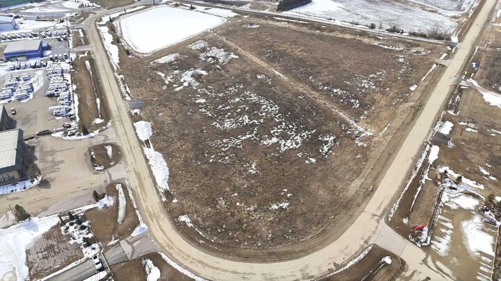 Property Photo: 27211 Highway 12 65 AB T4L 1N1