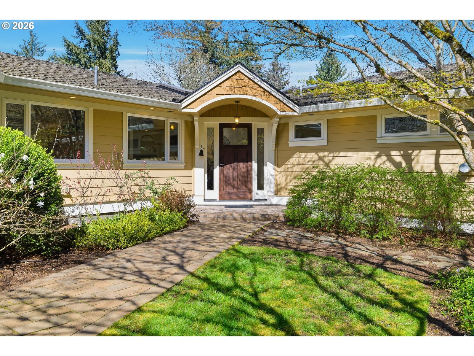 Property Photo: 2747 Glen Haven Rd OR 97034