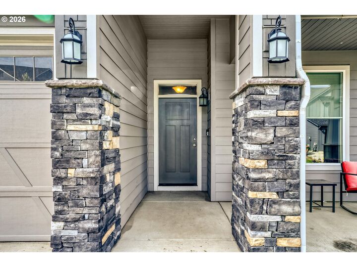 Property Photo: 16619 NE 93rd Way WA 98682
