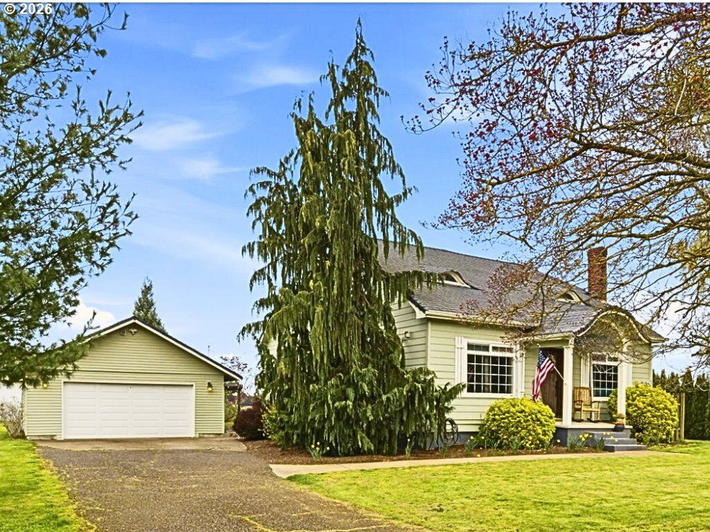 Property Photo:  8235 72nd Ave NE  OR 97305 