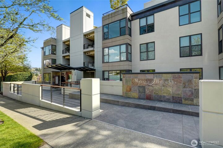 Property Photo:  129  3rd Avenue 604  WA 98033 