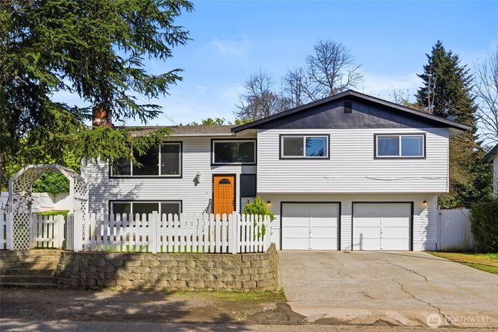 Property Photo: 9925 62nd Drive NE WA 98270