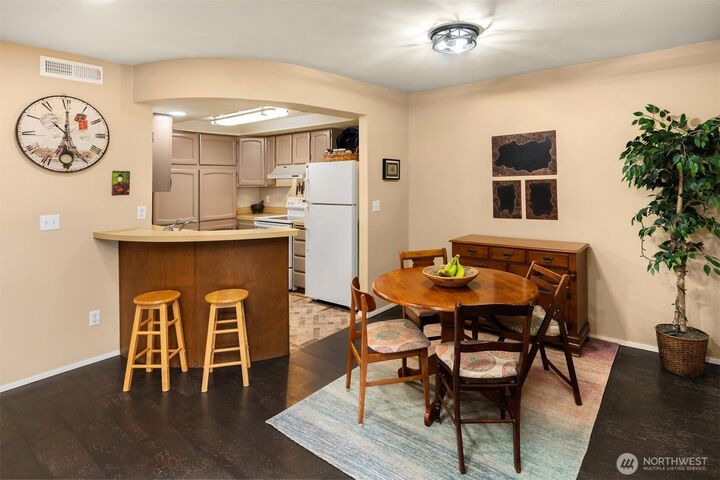 Property Photo:  11510 NE 128th Street 8  WA 98034 