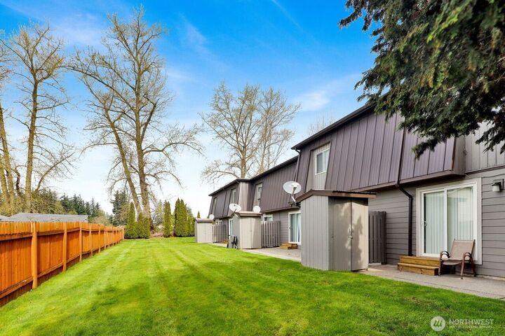 Property Photo:  211  Maple Street  WA 98264 