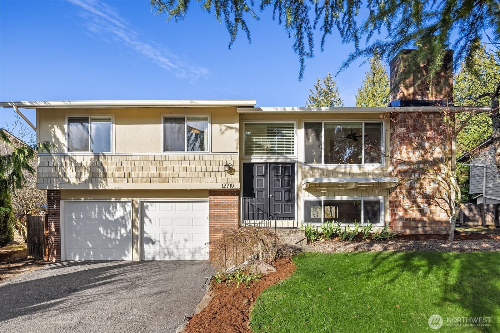 Property Photo:  12710 NE 111th Place  WA 98033 