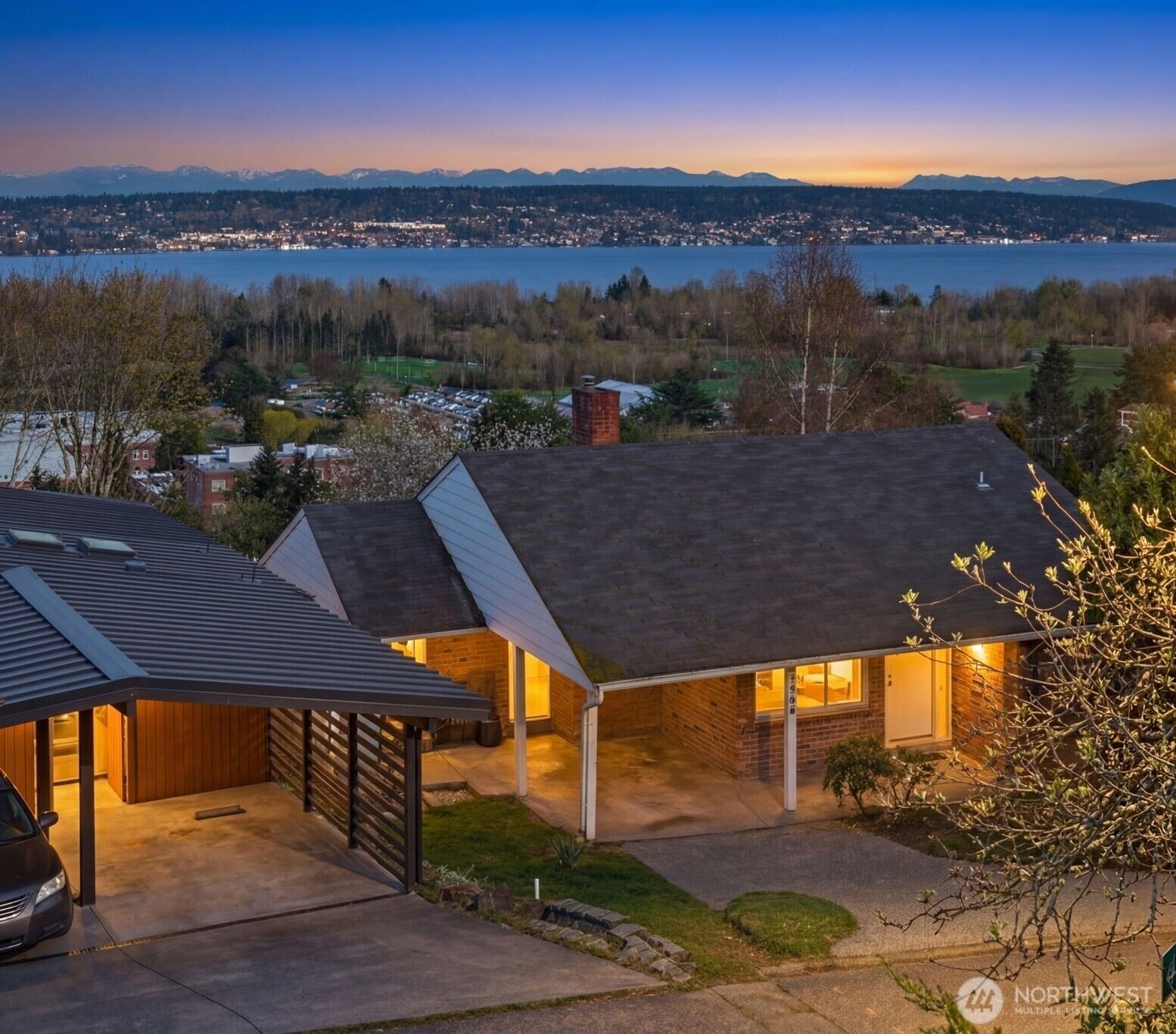 Property Photo: 7508 56th Avenue NE WA 98115