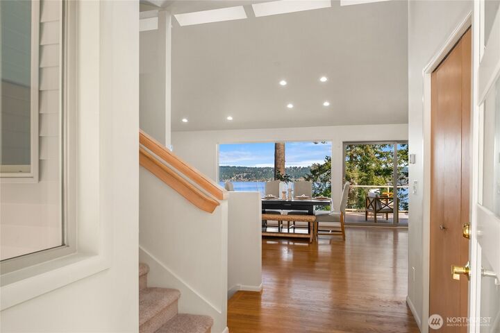 Property Photo:  936  170th Place SE  WA 98008 