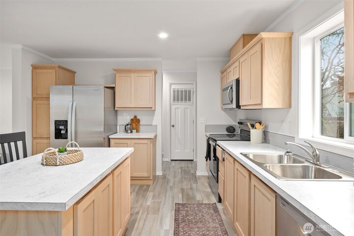 Property Photo: 799 Edgewood Avenue NE WA 98569