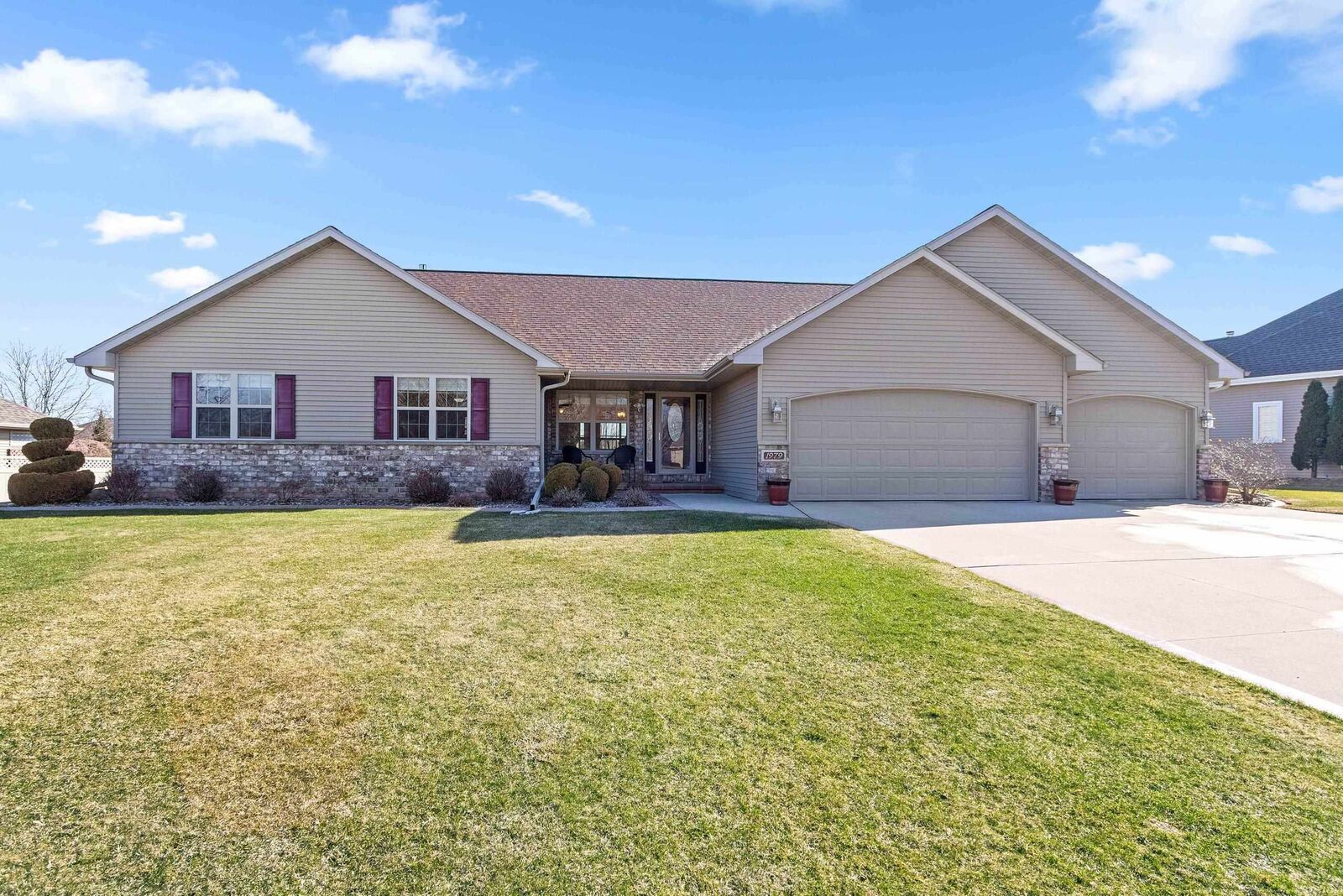 Property Photo:  1979 Kettle Creek Drive  WI 54115 