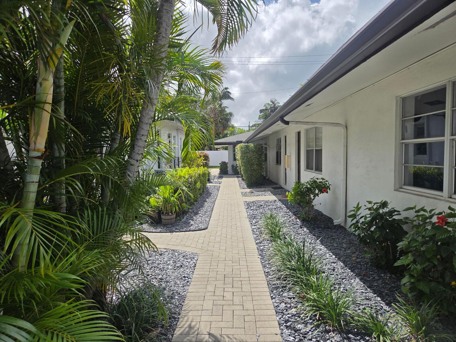 Property Photo:  1301 NE 16th Terrace 1-9  FL 33304 