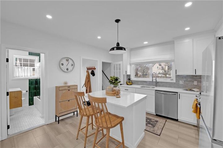 Property Photo:  42 Victoria Avenue  RI 02920 