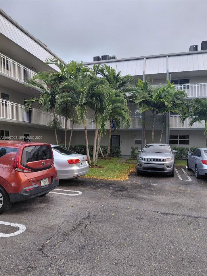 Property Photo:  2980 Riverside Dr 125-3  FL 33065 