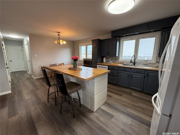 Property Photo: 801 Lorne Street W SK S9H 0J8