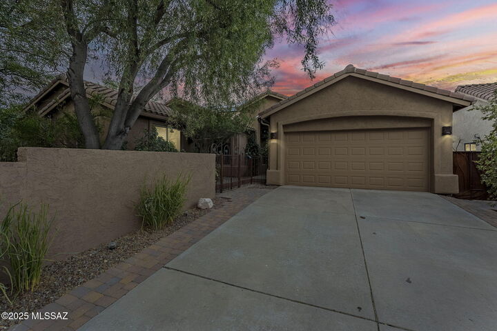 Property Photo: 9808 E Rock Ridge Court AZ 85749
