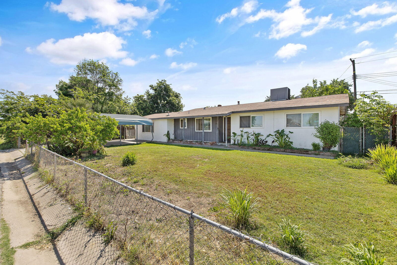 Property Photo:  1117 W Wren Avenue  CA 93291 