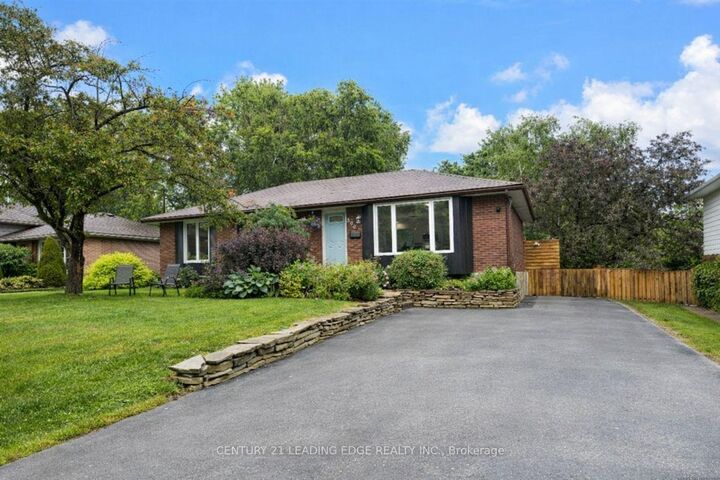 Property Photo:  306 Lindan (Room 3) Avenue  ON K9L 1K6 