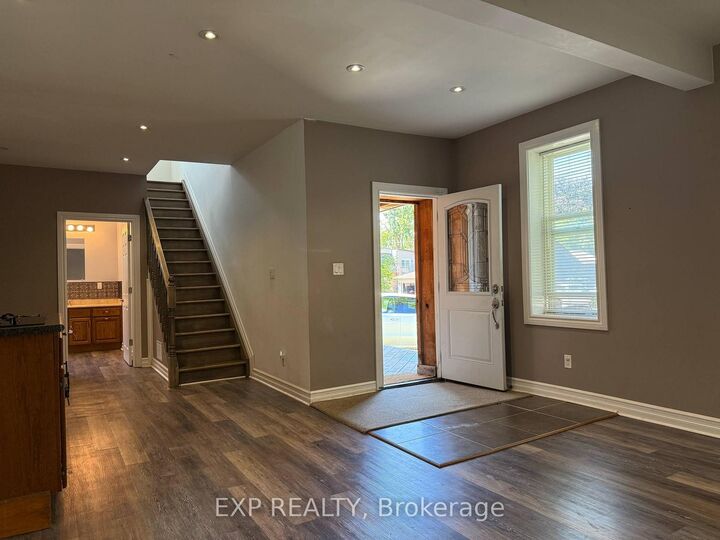 Property Photo:  217 Victoria Street  ON L0N 1S4 