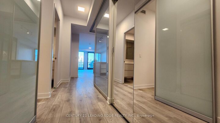 Photo de la propriété: 29 Green Trail Court 302 ON M3C 3S2